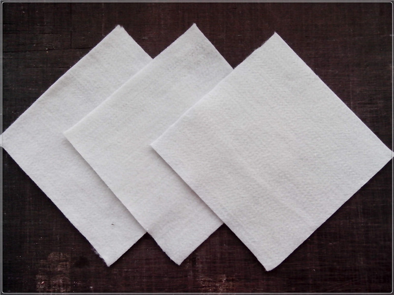 決定土工布功能的主要指標是什么？